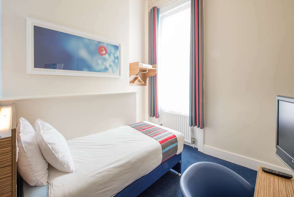 Premier Inn Worthing Seafront 객실 사진